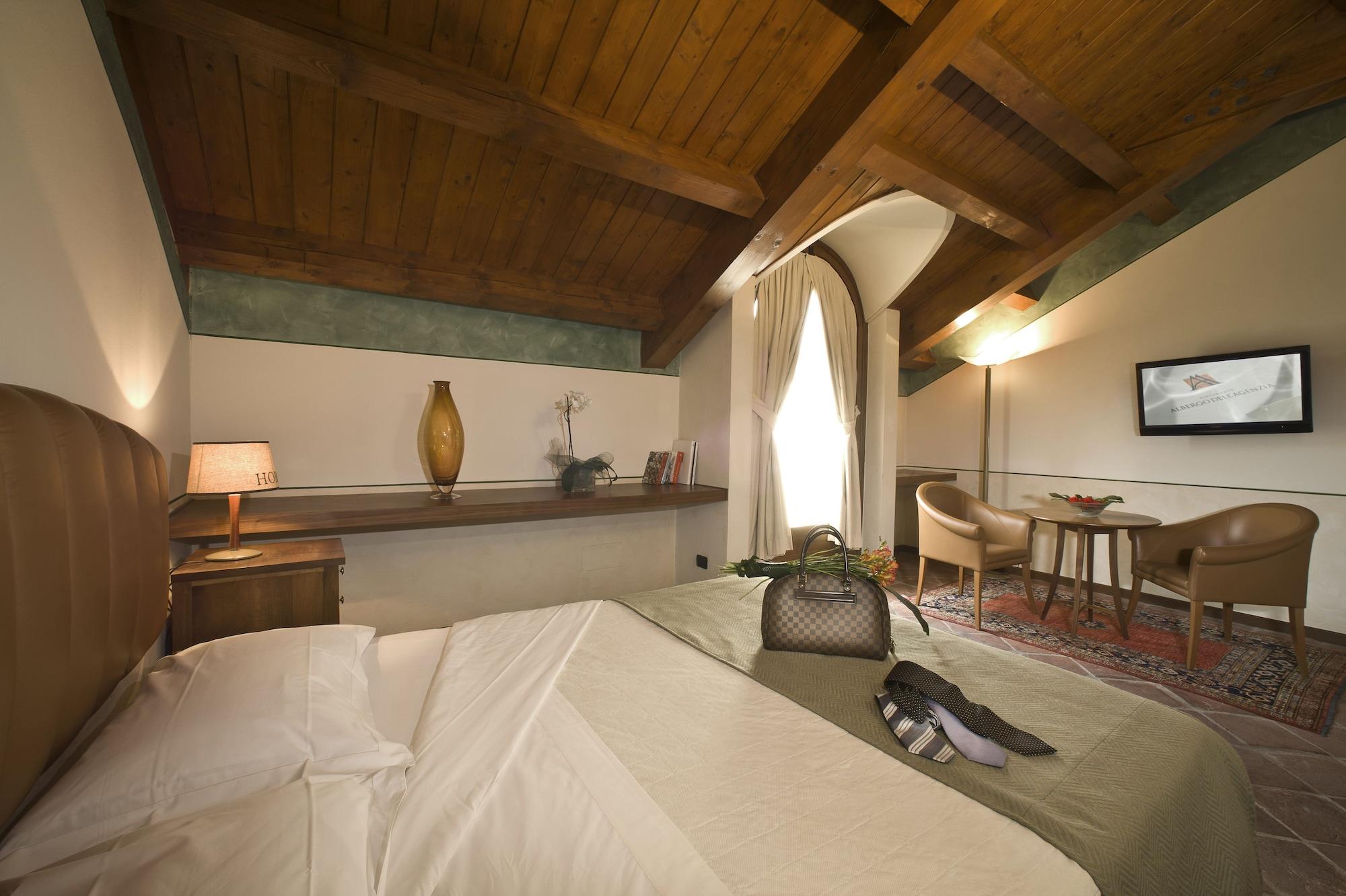 Albergo Dell'Agenzia Bra Bagian luar foto