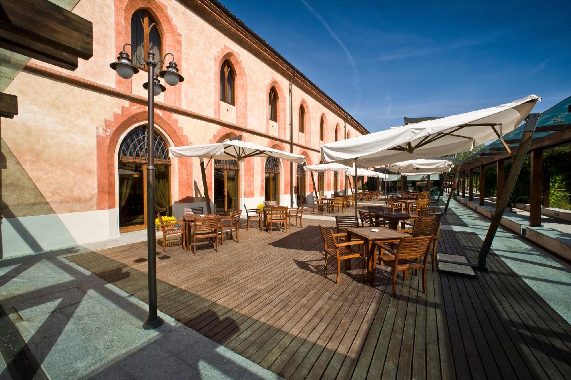 Albergo Dell'Agenzia Bra Bagian luar foto