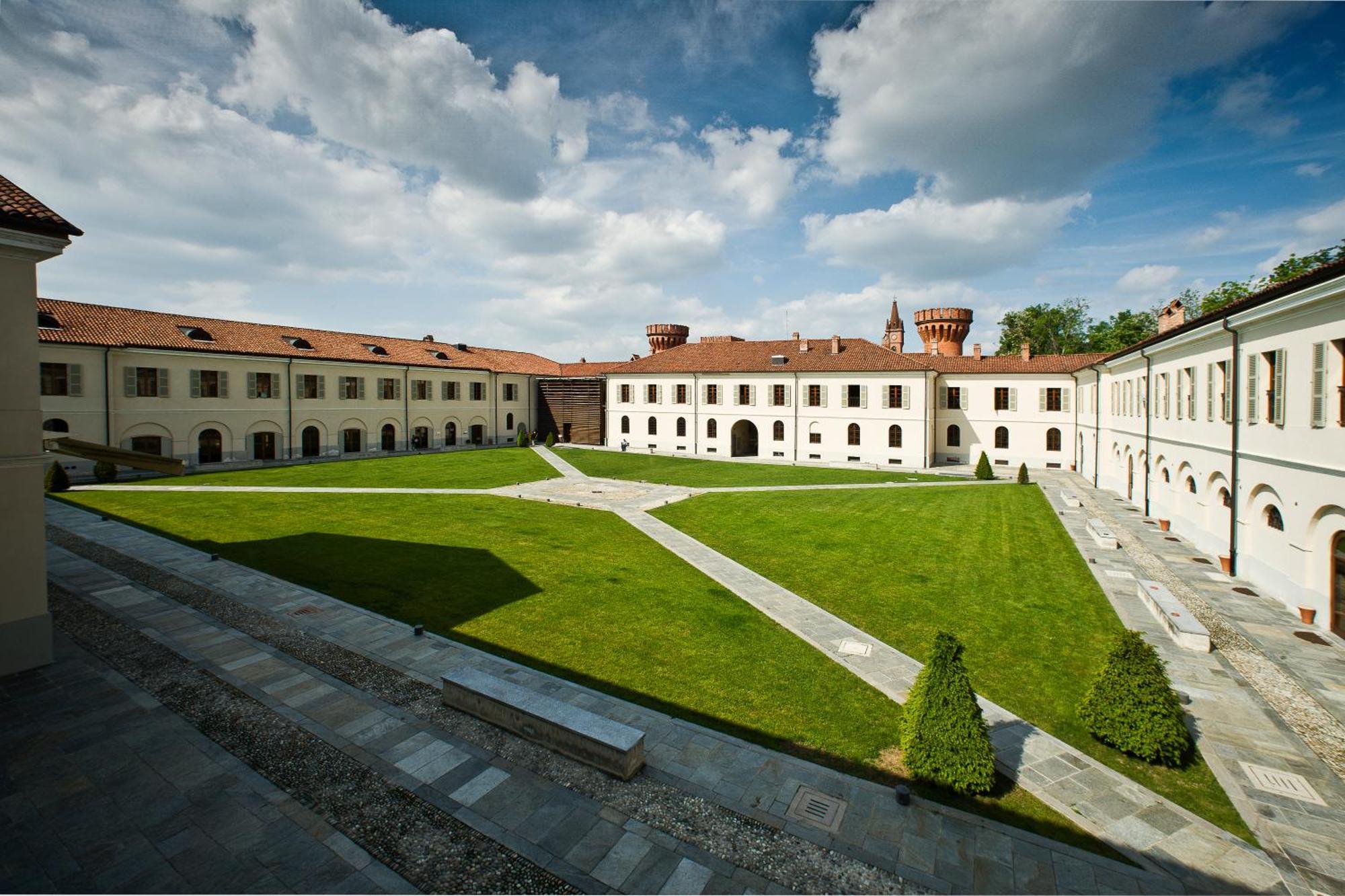 Albergo Dell'Agenzia Bra Bagian luar foto