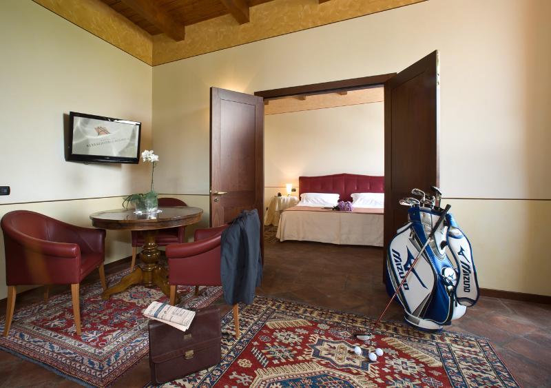 Albergo Dell'Agenzia Bra Bagian luar foto