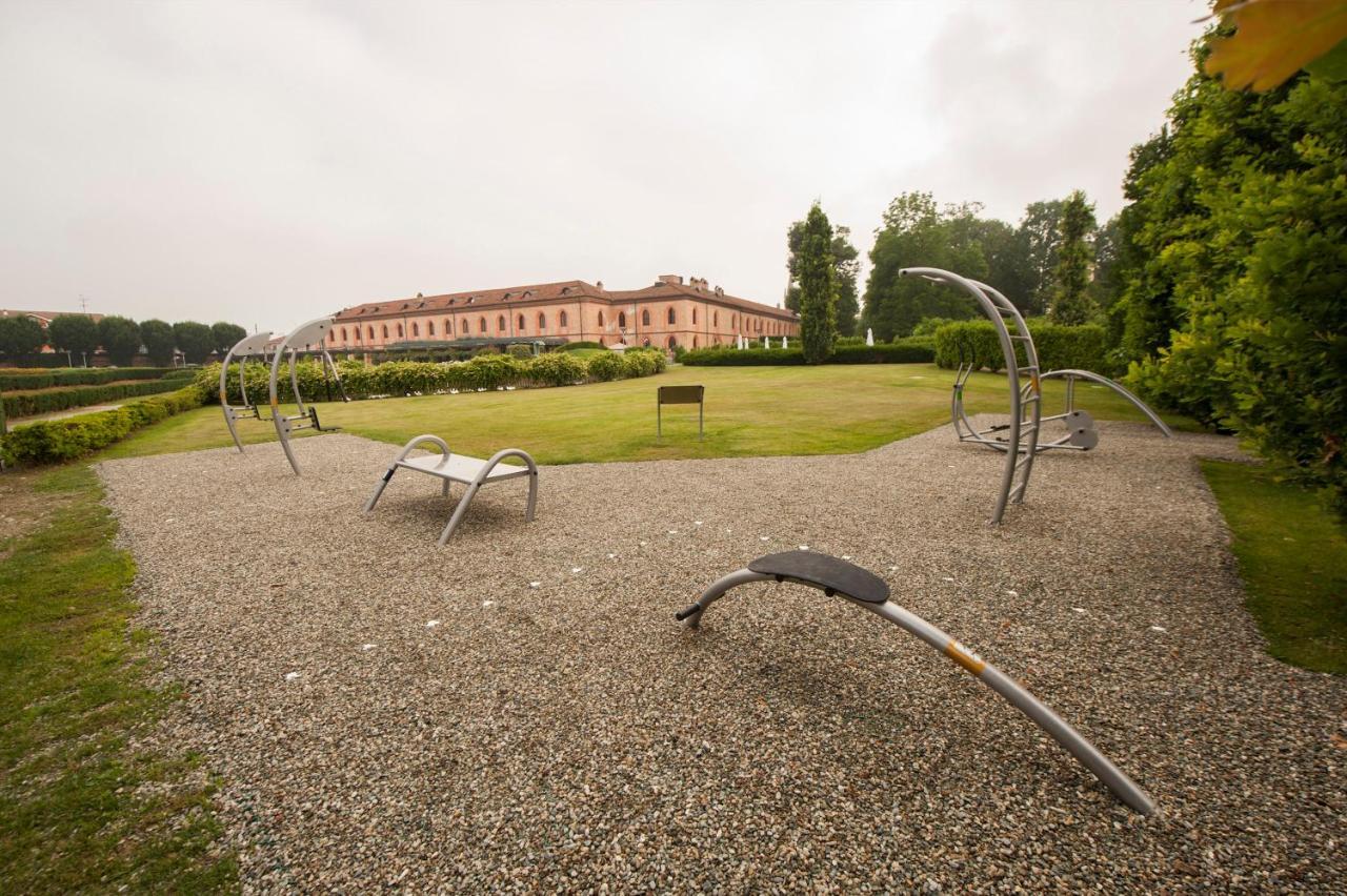 Albergo Dell'Agenzia Bra Bagian luar foto